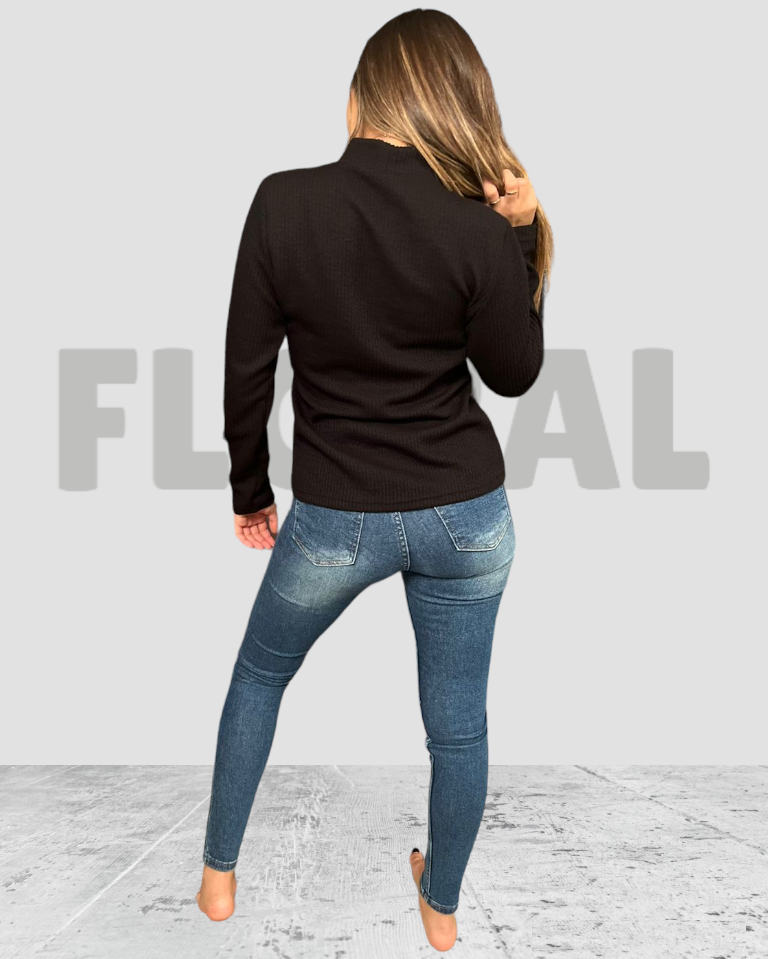 Cross Top Collar Black Cross Top Collar Black
